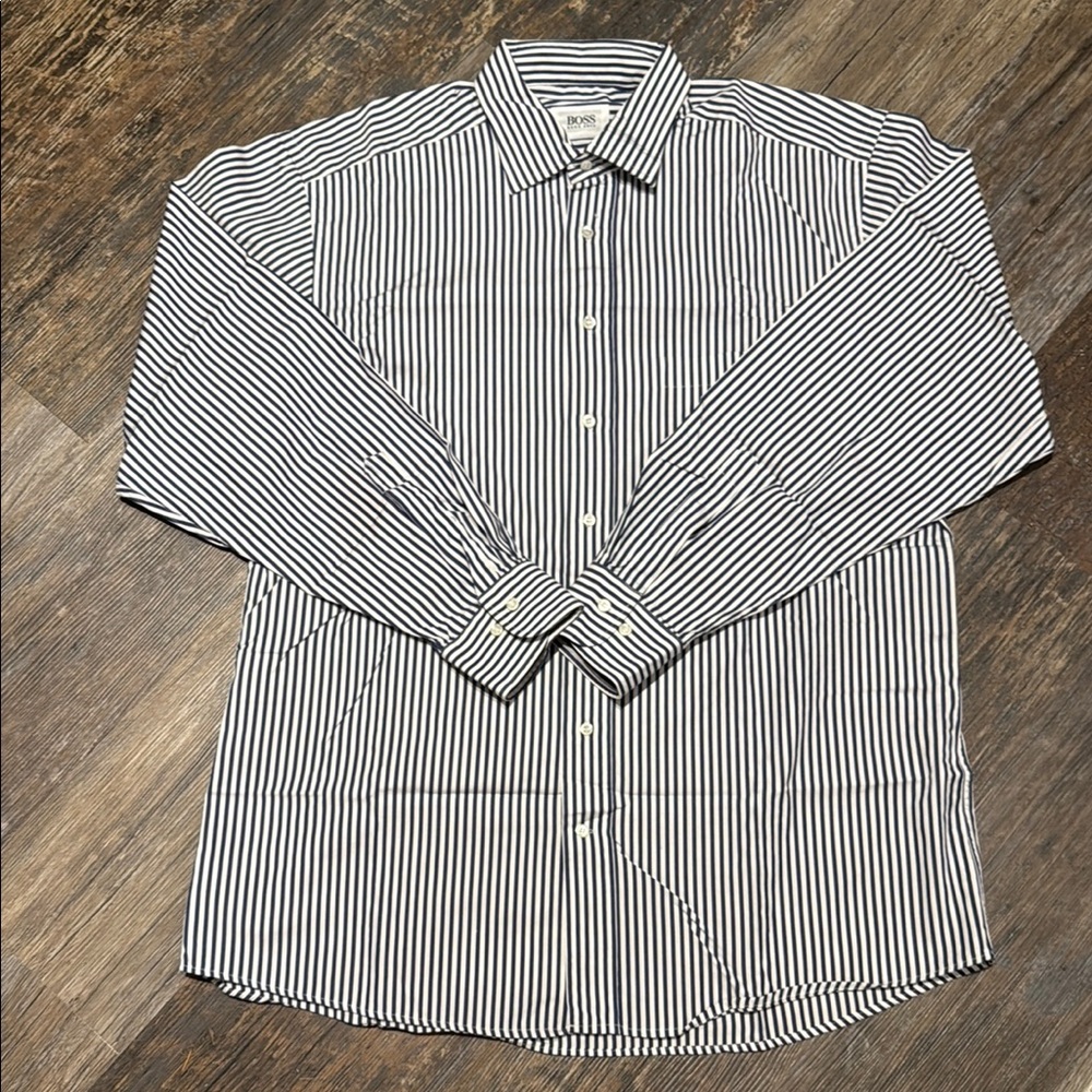 Hugo Boss Men’s Blue-White Stripe Casual/Formal Button Down Shirt Size 42